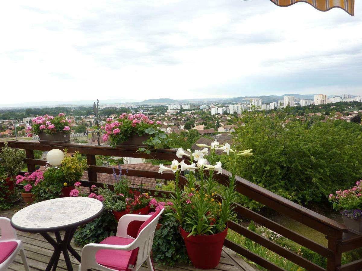 Joli petit Appart sur les Côtes de Cébazat/Clermont Ferrand Esterno foto