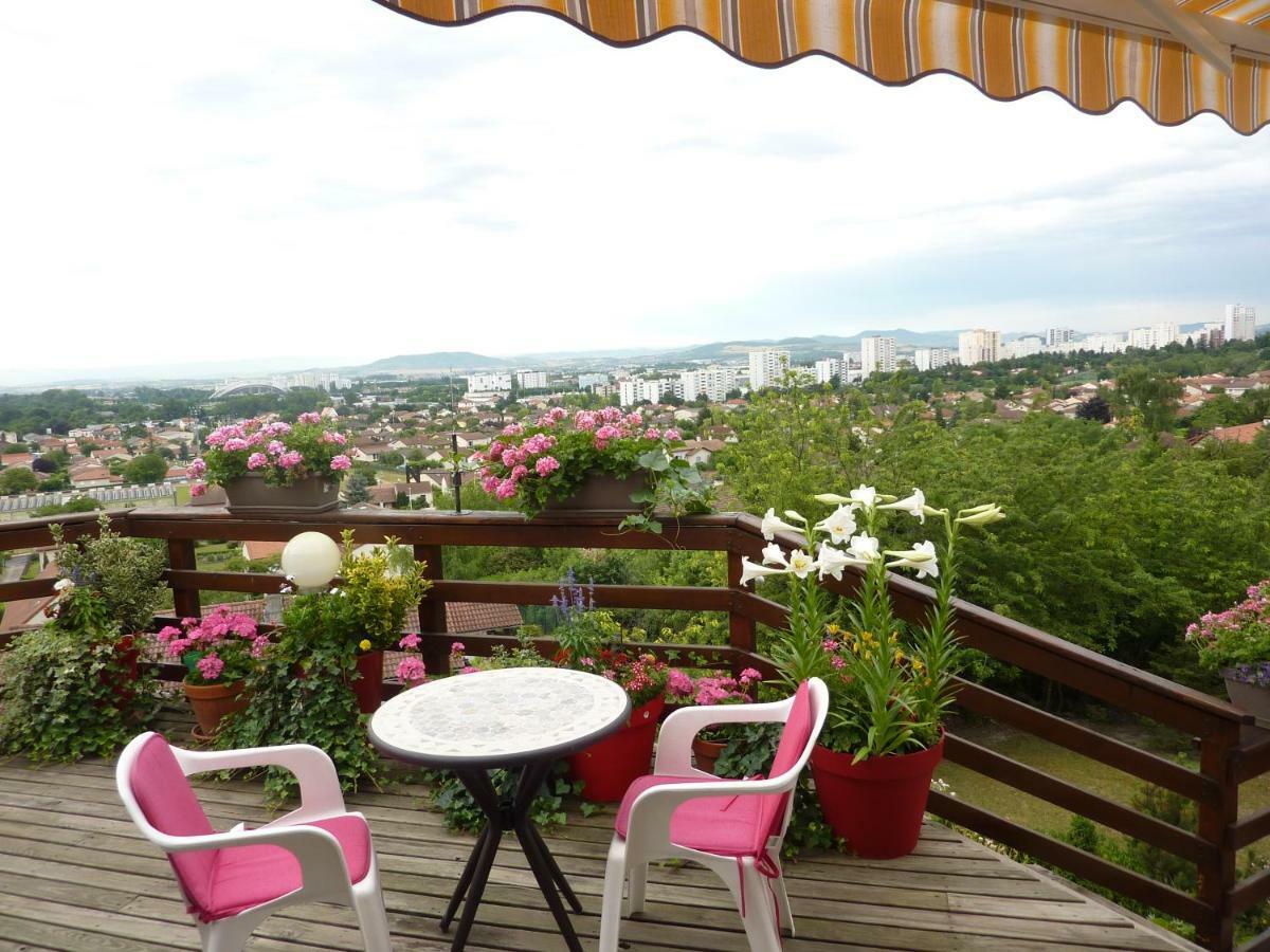 Joli petit Appart sur les Côtes de Cébazat/Clermont Ferrand Esterno foto