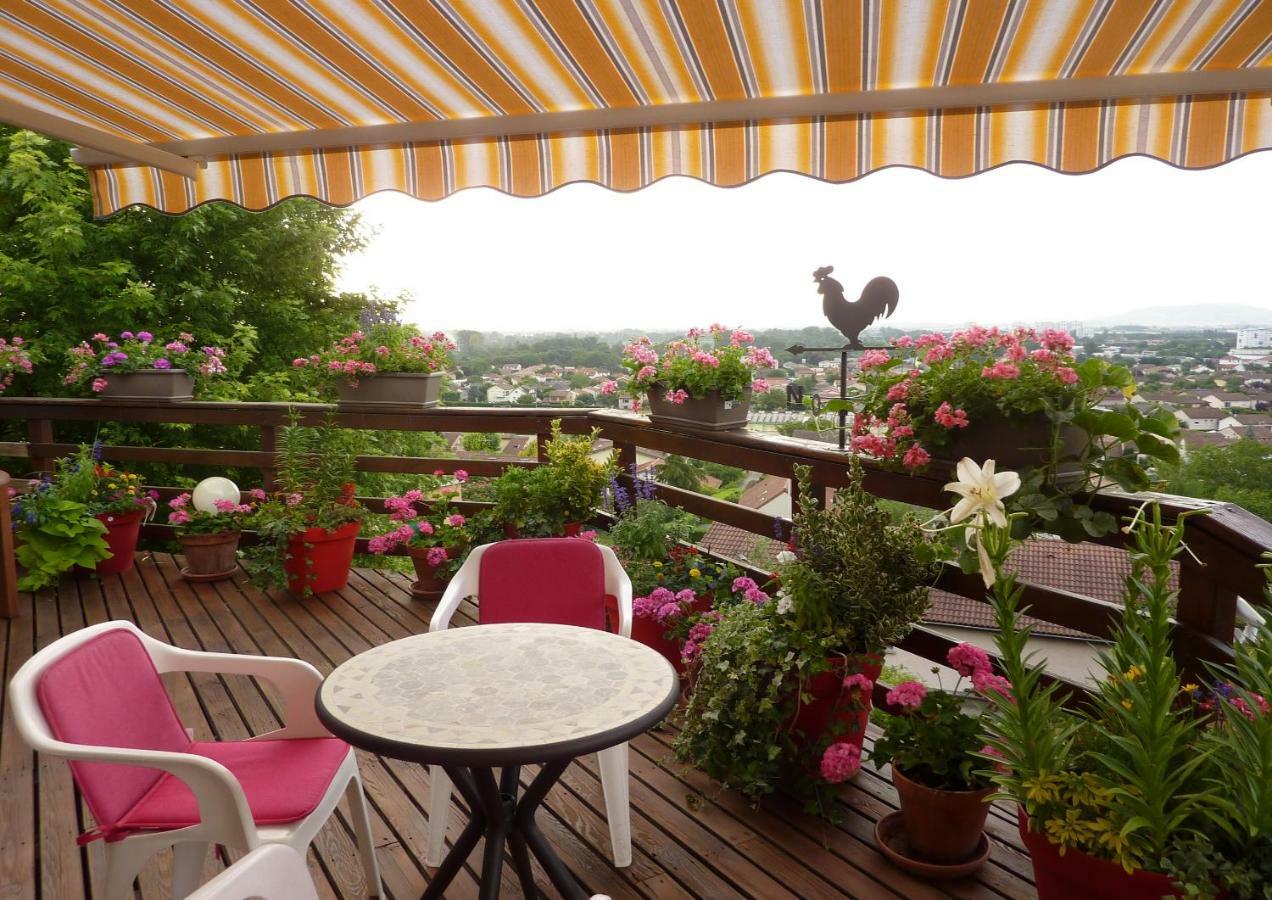 Joli petit Appart sur les Côtes de Cébazat/Clermont Ferrand Esterno foto
